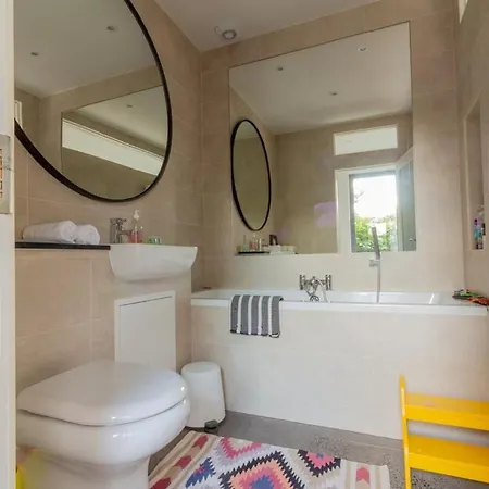 Appartamento Guestready - Modern In Glenageary *